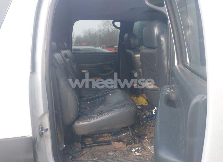 Photo 8 of 2002 Chevrolet Avalanche 1500 (VIN 3GNEK13T62G137638)