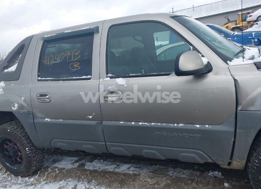 Photo 13 of 2002 Chevrolet Avalanche 1500 (VIN 3GNEK13T62G252398)