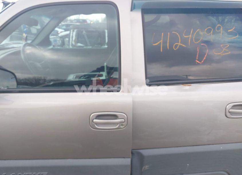 Photo 14 of 2002 Chevrolet Avalanche 1500 (VIN 3GNEK13T62G252398)