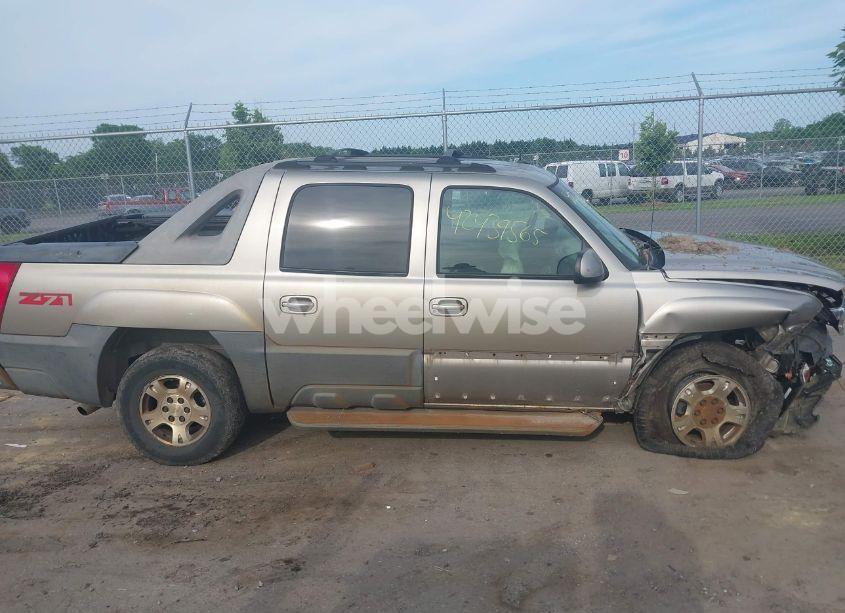 Photo 13 of 2003 Chevrolet Avalanche 1500 (VIN 3GNEK13T63G181074)