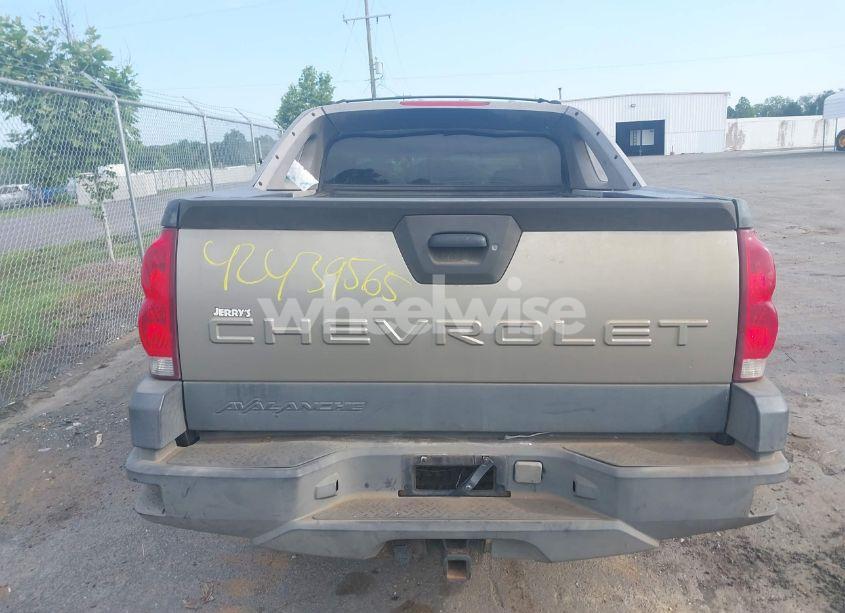Photo 16 of 2003 Chevrolet Avalanche 1500 (VIN 3GNEK13T63G181074)
