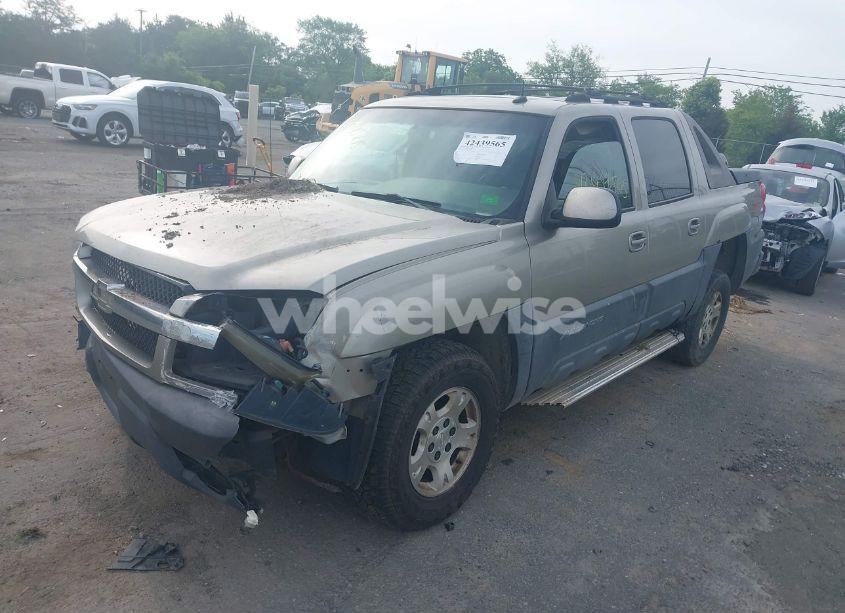Photo 2 of 2003 Chevrolet Avalanche 1500 (VIN 3GNEK13T63G181074)