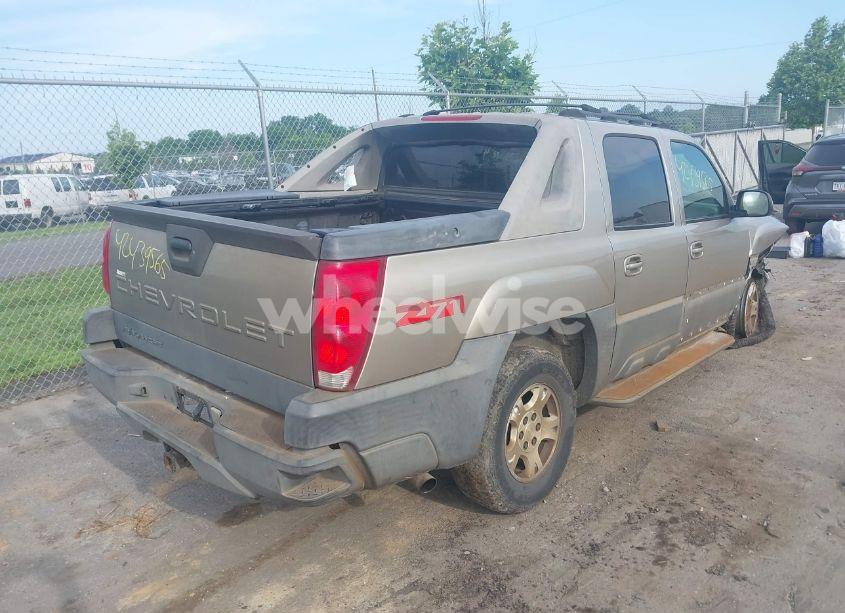 Photo 4 of 2003 Chevrolet Avalanche 1500 (VIN 3GNEK13T63G181074)