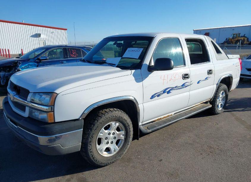 Photo 2 of 2003 Chevrolet Avalanche 1500 (VIN 3GNEK13T63G214221)