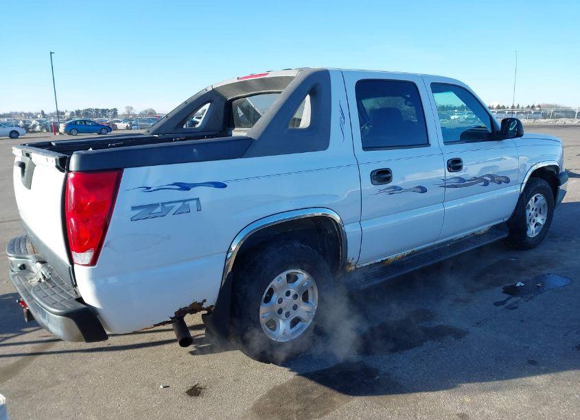 Photo 4 of 2003 Chevrolet Avalanche 1500 (VIN 3GNEK13T63G214221)