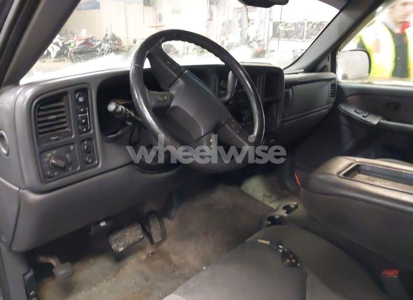 Photo 5 of 2003 Chevrolet Avalanche 1500 (VIN 3GNEK13T63G267792)