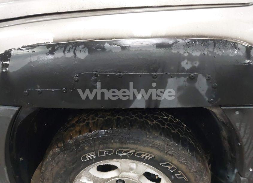 Photo 6 of 2003 Chevrolet Avalanche 1500 (VIN 3GNEK13T63G267792)