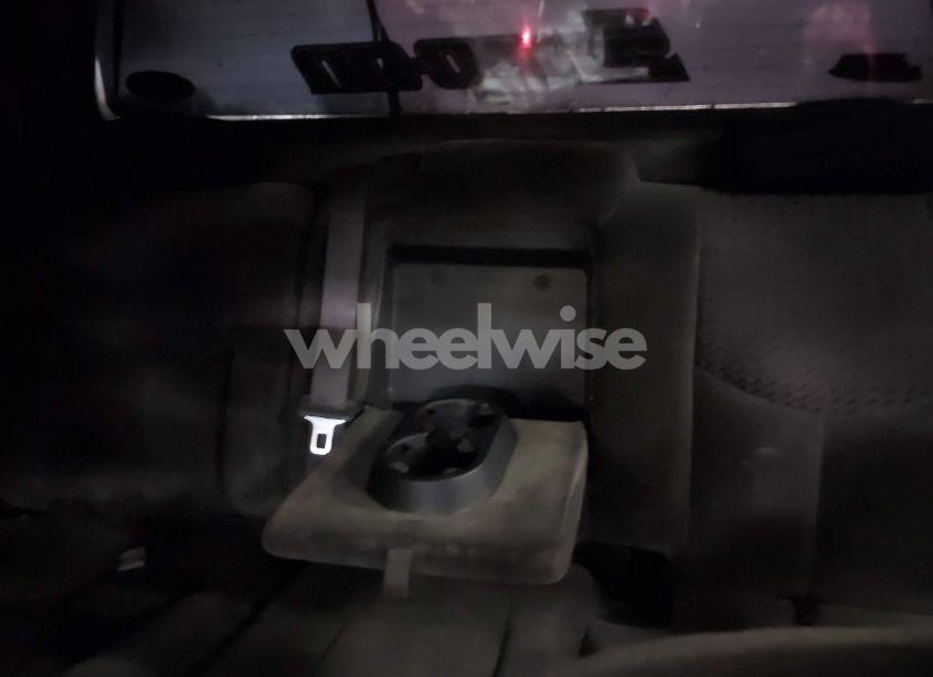 Photo 8 of 2003 Chevrolet Avalanche 1500 (VIN 3GNEK13T63G267792)