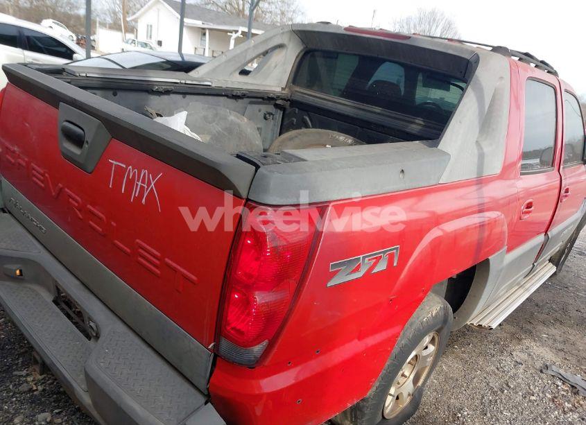 Photo 4 of 2002 Chevrolet Avalanche 1500 (VIN 3GNEK13T72G141729)