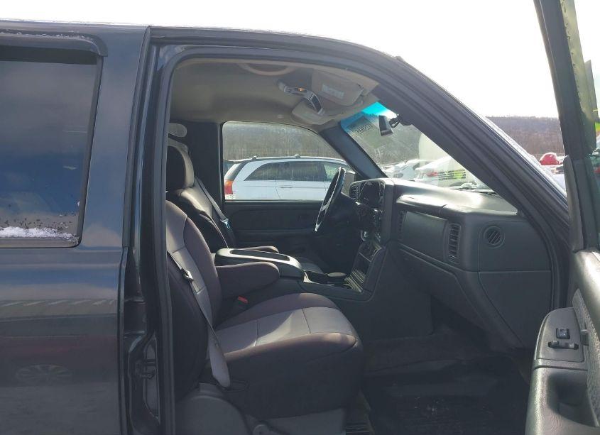 Photo 5 of 2003 Chevrolet Avalanche 1500 (VIN 3GNEK13T73G135057)