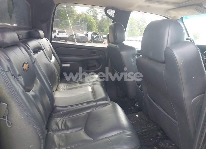 Photo 8 of 2002 Chevrolet Avalanche 1500 (VIN 3GNEK13T82G127676)