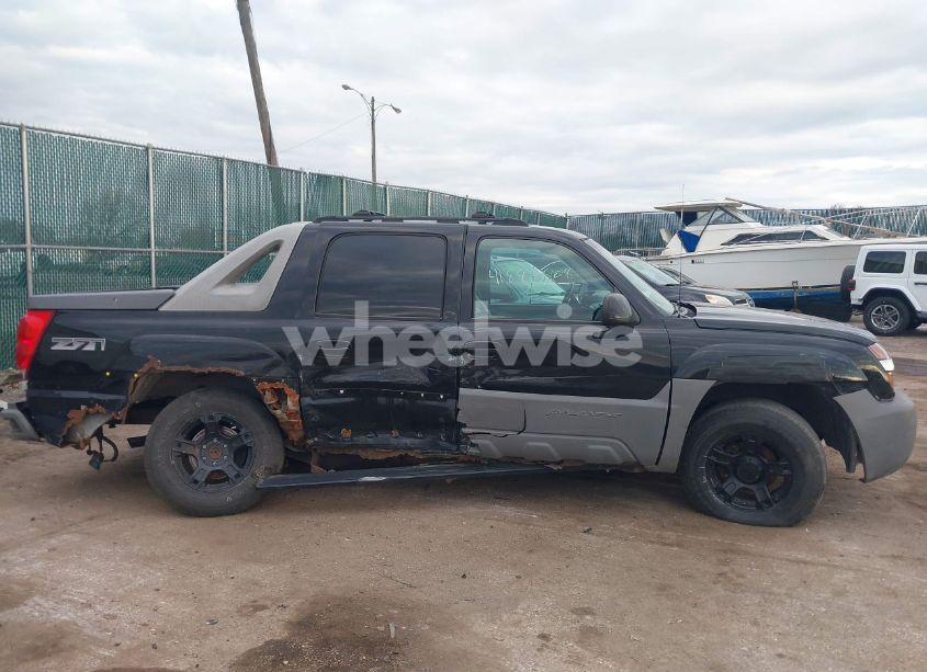 Photo 13 of 2002 Chevrolet Avalanche 1500 (VIN 3GNEK13T82G268036)