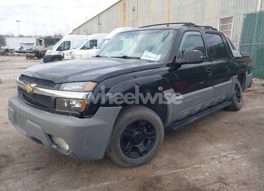 Photo 2 of 2002 Chevrolet Avalanche 1500 (VIN 3GNEK13T82G268036)