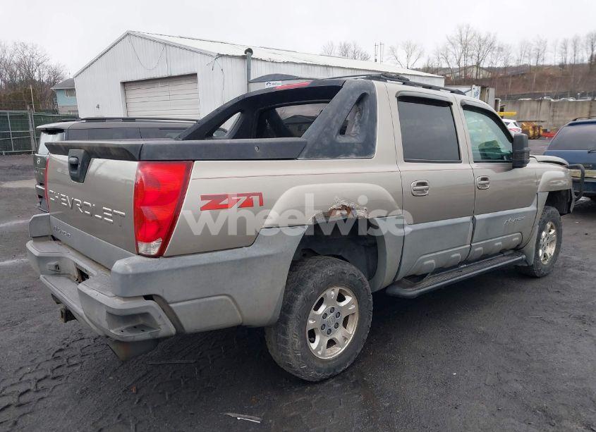Photo 4 of 2002 Chevrolet Avalanche 1500 (VIN 3GNEK13T82G322323)