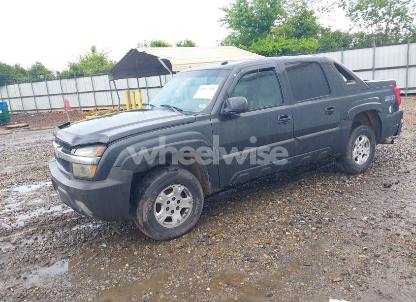 Photo 2 of 2003 Chevrolet Avalanche 1500 (VIN 3GNEK13T83G153535)
