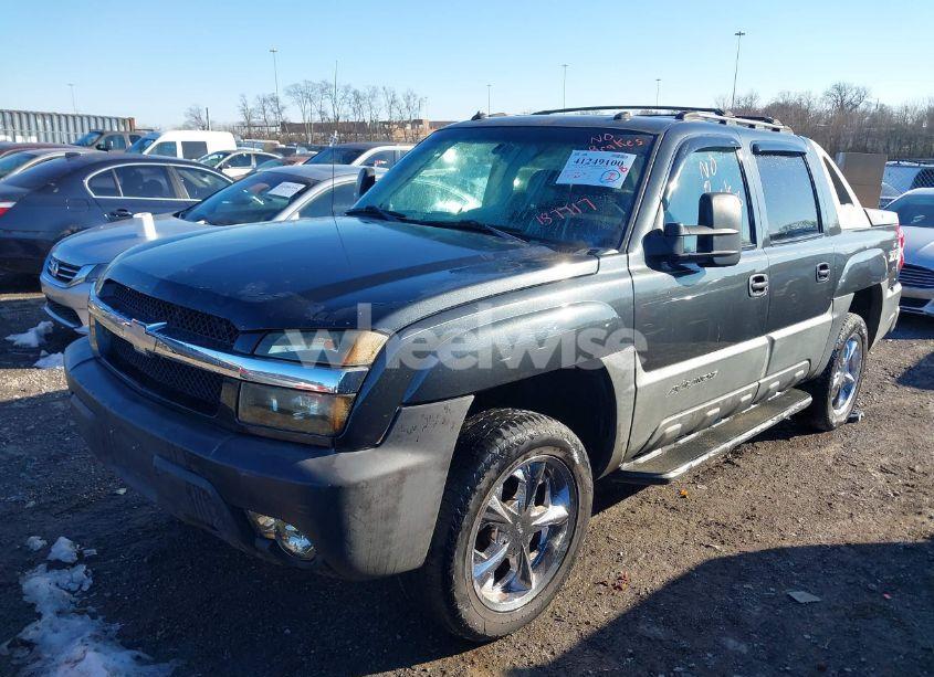 Photo 2 of 2003 Chevrolet Avalanche 1500 (VIN 3GNEK13T83G187717)