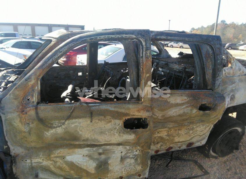 Photo 6 of 2003 Chevrolet Avalanche 1500 (VIN 3GNEK13T83G276073)