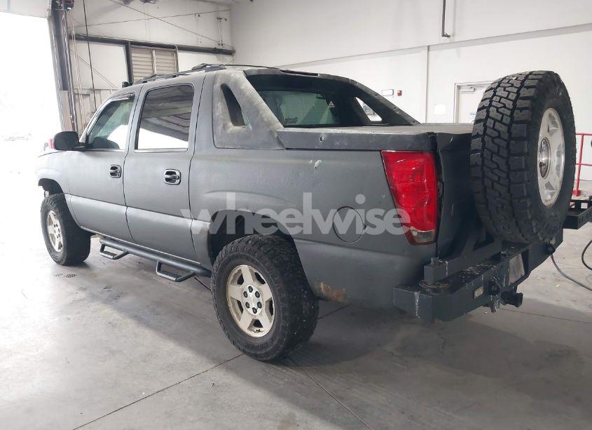 Photo 3 of 2003 Chevrolet Avalanche 1500 (VIN 3GNEK13T83G299210)