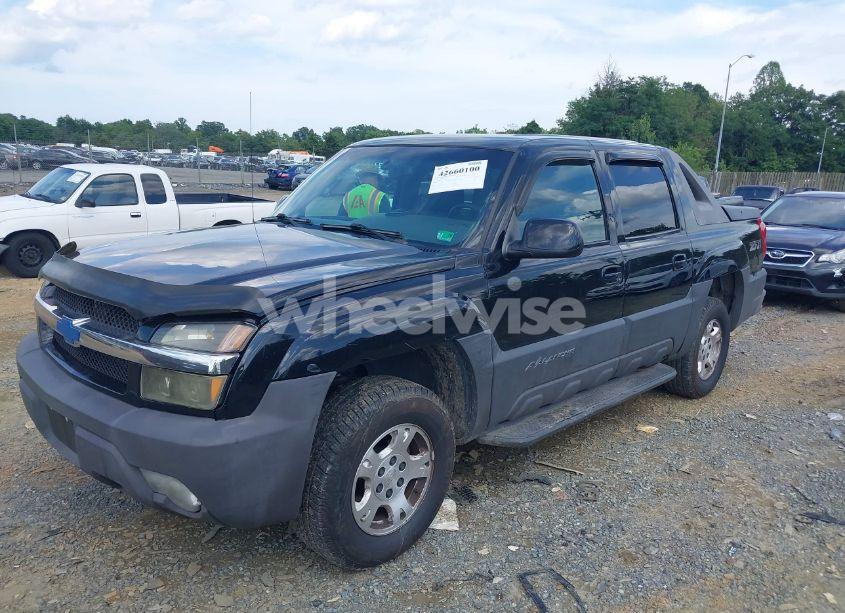 Photo 2 of 2003 Chevrolet Avalanche 1500 (VIN 3GNEK13T83G303241)