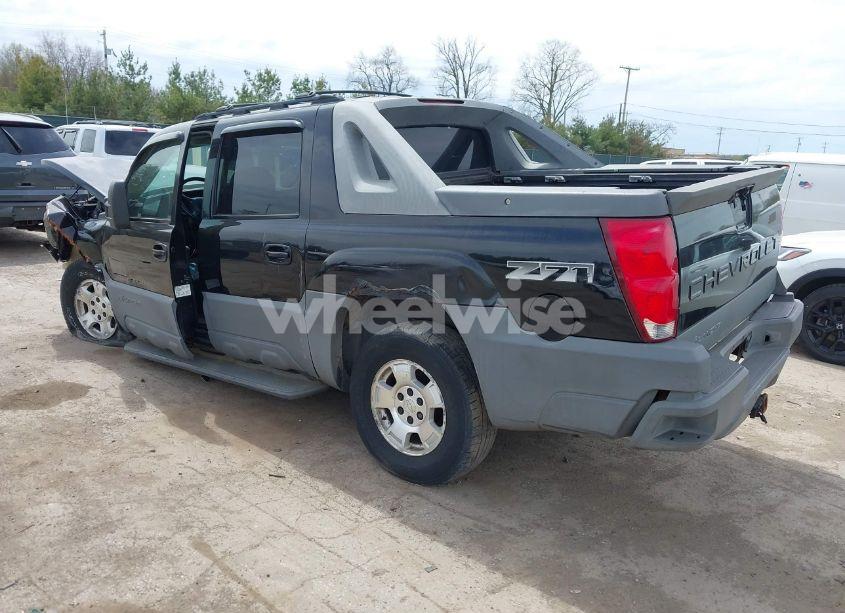 Photo 3 of 2002 Chevrolet Avalanche 1500 (VIN 3GNEK13T92G103211)