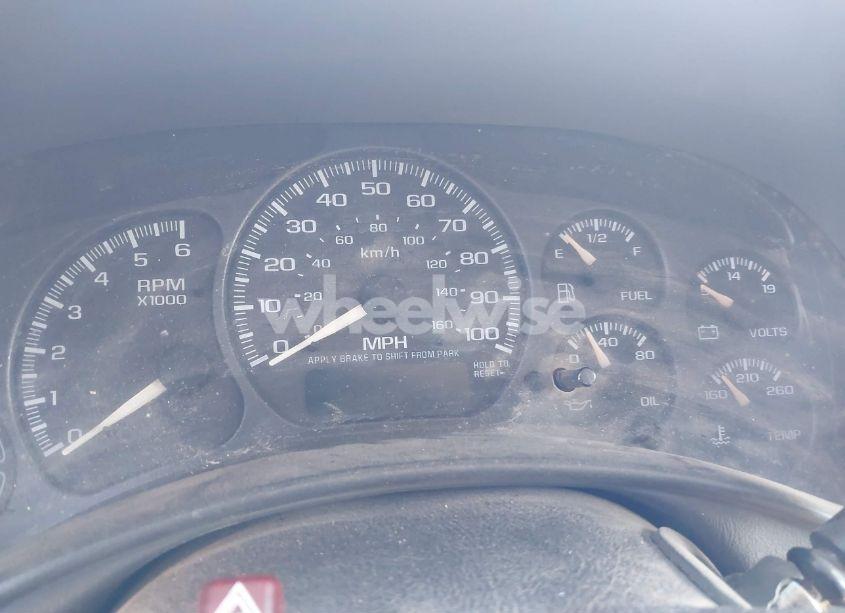 Photo 7 of 2002 Chevrolet Avalanche 1500 (VIN 3GNEK13T92G105699)