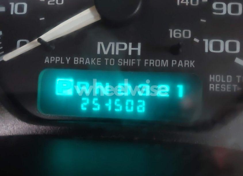 Photo 15 of 2002 Chevrolet Avalanche 1500 (VIN 3GNEK13T92G124785)