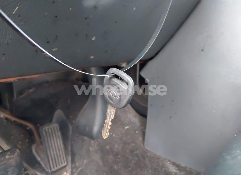 Photo 11 of 2002 Chevrolet Avalanche 1500 (VIN 3GNEK13T92G125936)