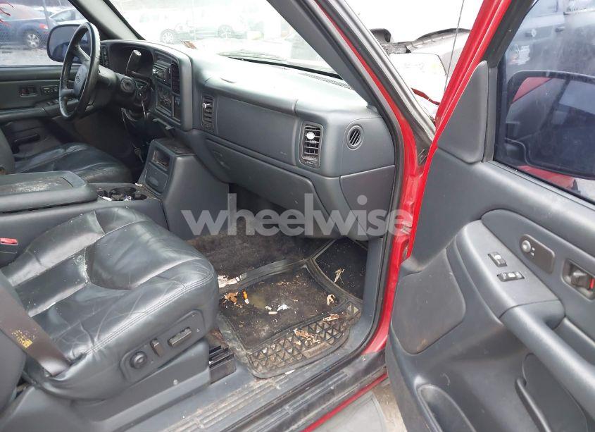 Photo 5 of 2002 Chevrolet Avalanche 1500 (VIN 3GNEK13T92G125936)