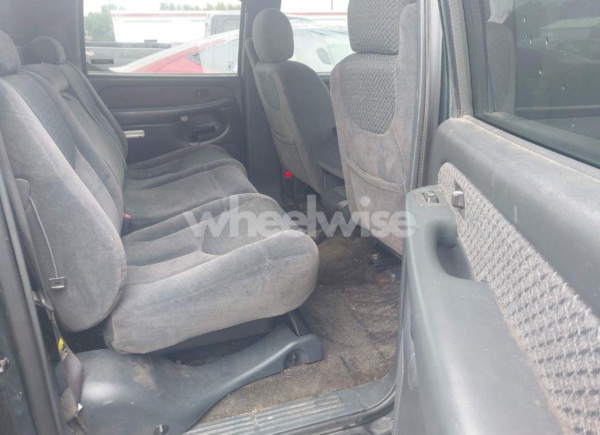 Photo 8 of 2002 Chevrolet Avalanche K1500 (VIN 3GNEK13T92G133437)