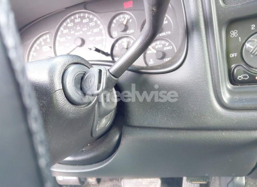 Photo 11 of 2002 Chevrolet Avalanche 1500 (VIN 3GNEK13TX2G293603)