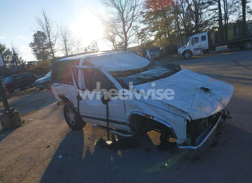1997 Chevrolet Tahoe (VIN 3GNEK18R0VG131903) main photo