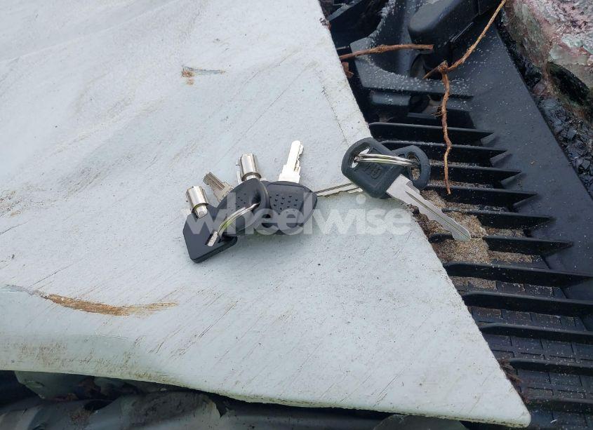 Photo 11 of 1997 Chevrolet Tahoe (VIN 3GNEK18R0VG131903)