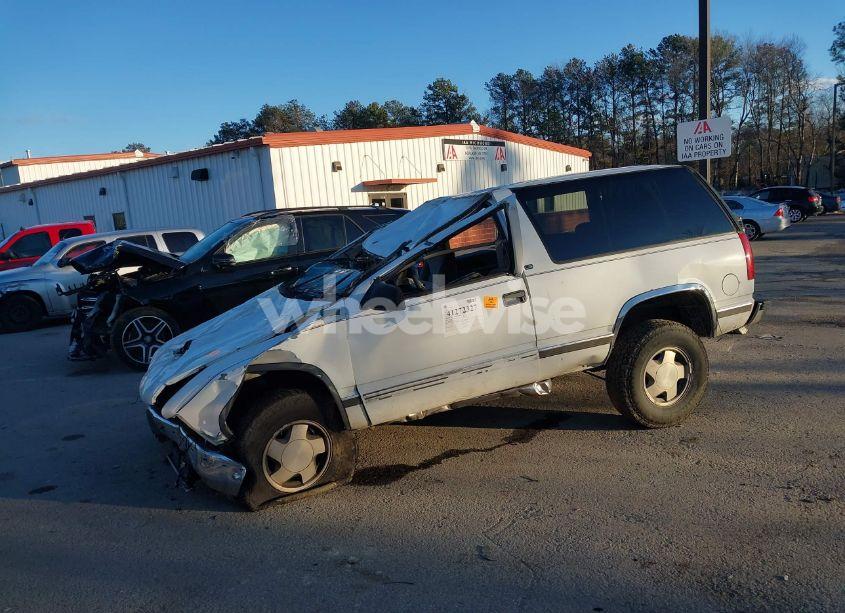 Photo 2 of 1997 Chevrolet Tahoe (VIN 3GNEK18R0VG131903)