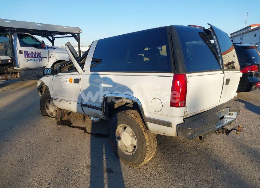 Photo 3 of 1997 Chevrolet Tahoe (VIN 3GNEK18R0VG131903)