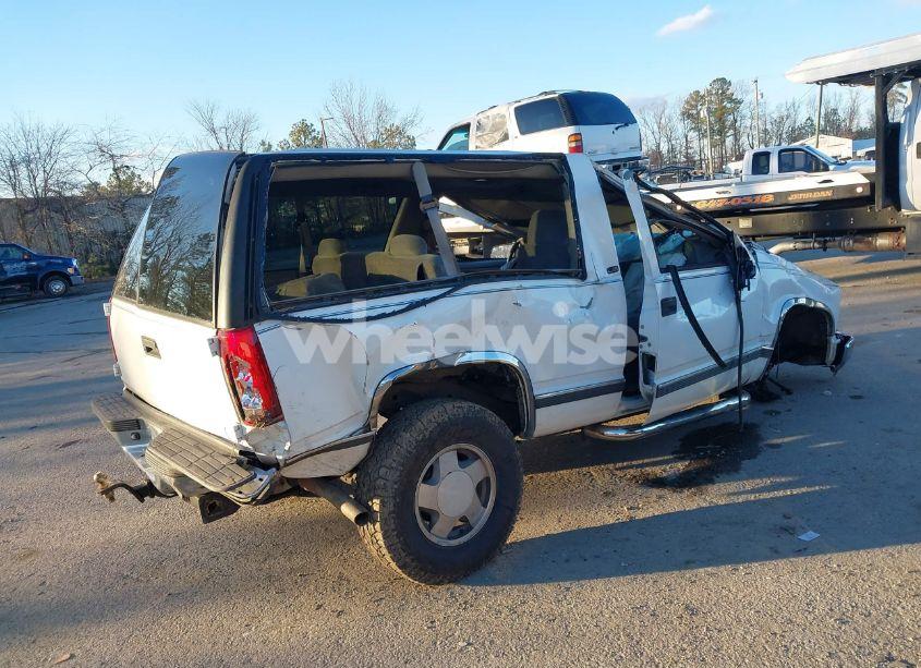 Photo 4 of 1997 Chevrolet Tahoe (VIN 3GNEK18R0VG131903)