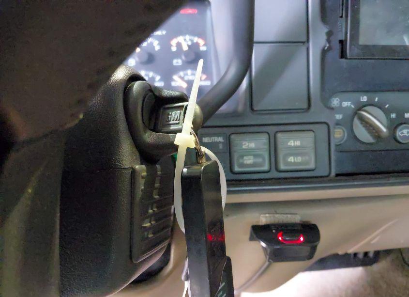 Photo 11 of 1999 Chevrolet Tahoe (VIN 3GNEK18R0XG168890)