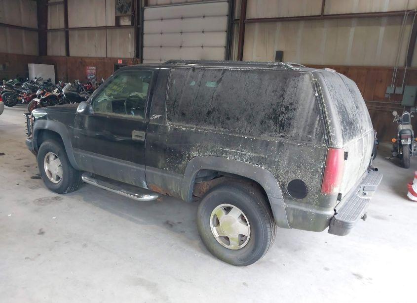 Photo 3 of 1999 Chevrolet Tahoe (VIN 3GNEK18R0XG168890)