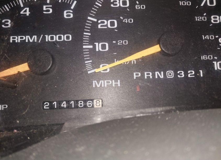 Photo 7 of 1999 Chevrolet Tahoe (VIN 3GNEK18R0XG168890)