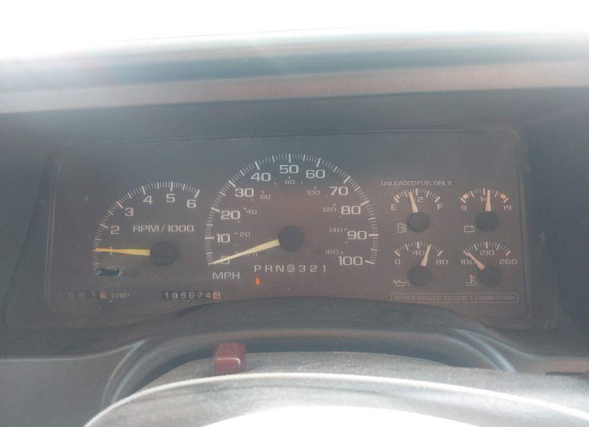 Photo 7 of 1999 Chevrolet Tahoe (VIN 3GNEK18R1XG142752)