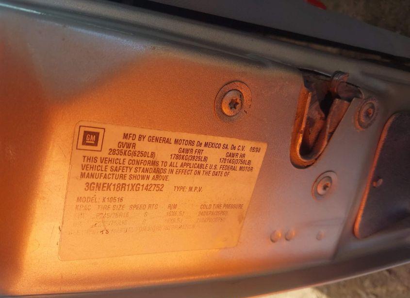 Photo 9 of 1999 Chevrolet Tahoe (VIN 3GNEK18R1XG142752)