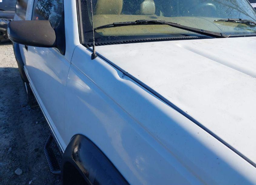 Photo 13 of 1999 Chevrolet Tahoe (VIN 3GNEK18R1XG192356)