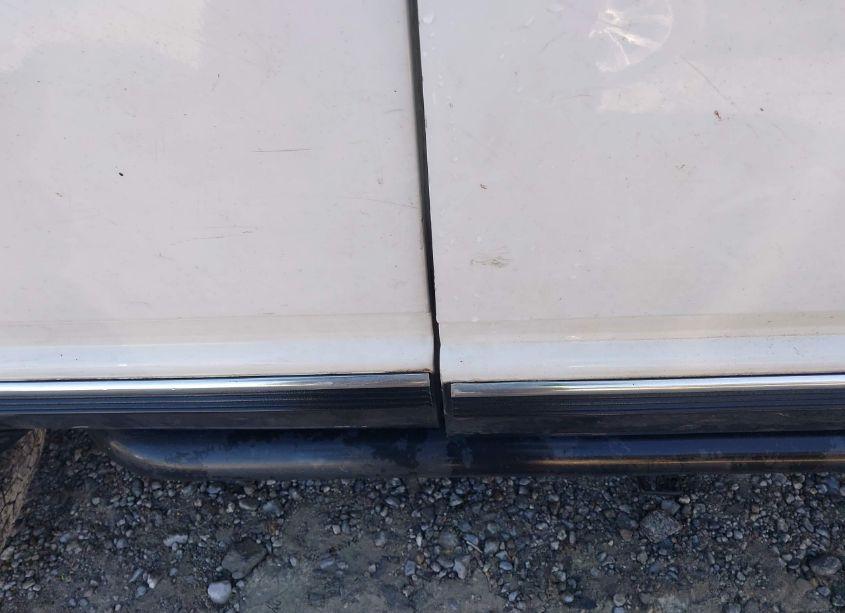 Photo 15 of 1999 Chevrolet Tahoe (VIN 3GNEK18R1XG192356)