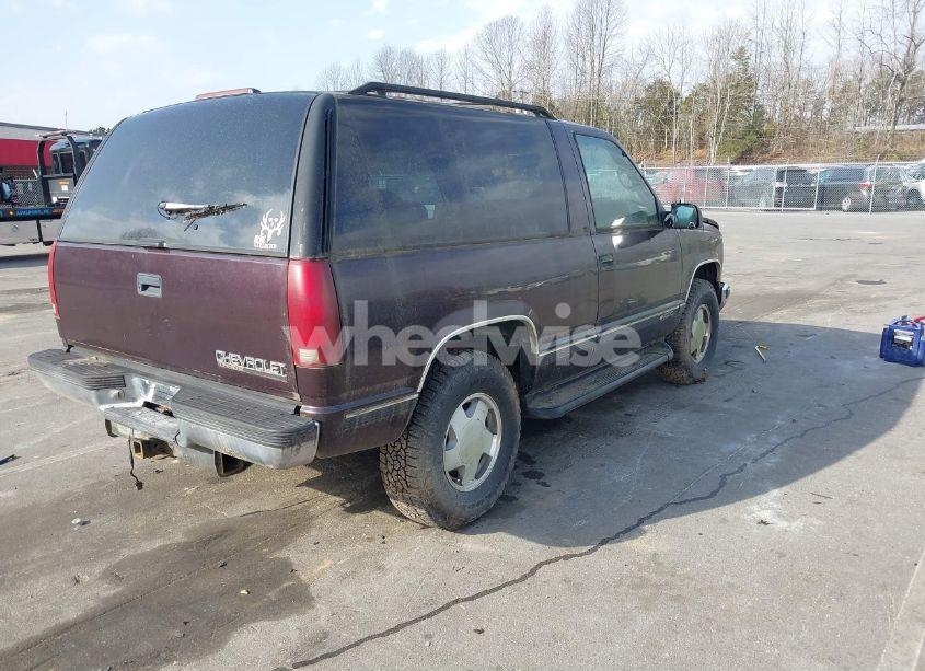 Photo 4 of 1997 Chevrolet Tahoe (VIN 3GNEK18R2VG102838)