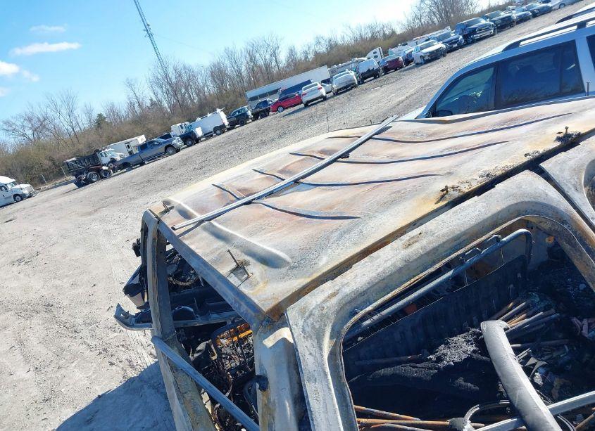 Photo 16 of 1999 Chevrolet Tahoe (VIN 3GNEK18R4XG113522)