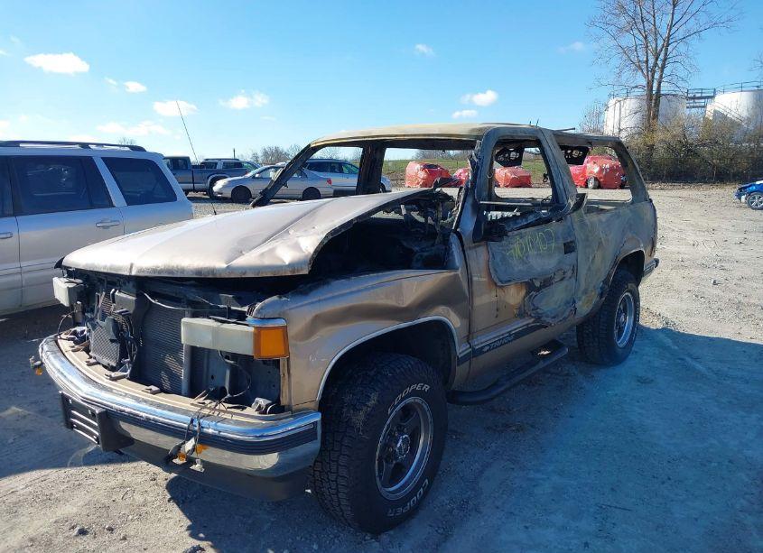 Photo 6 of 1999 Chevrolet Tahoe (VIN 3GNEK18R4XG113522)