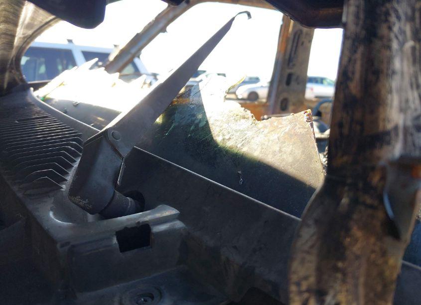 Photo 9 of 1999 Chevrolet Tahoe (VIN 3GNEK18R4XG113522)