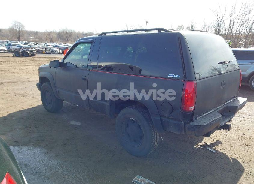 Photo 3 of 1997 Chevrolet Tahoe (VIN 3GNEK18R5VG126423)