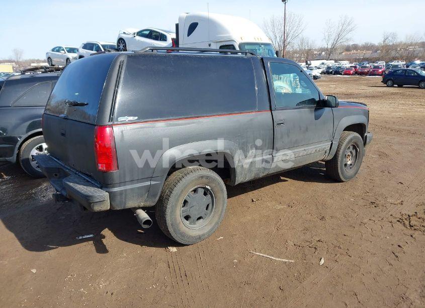 Photo 4 of 1997 Chevrolet Tahoe (VIN 3GNEK18R5VG126423)