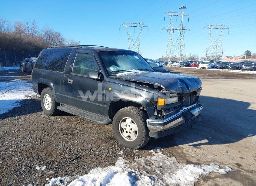 1998 Chevrolet Tahoe (VIN 3GNEK18R5WG130358) main photo