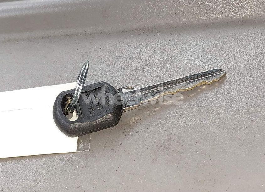 Photo 11 of 1998 Chevrolet Tahoe (VIN 3GNEK18R5WG130358)